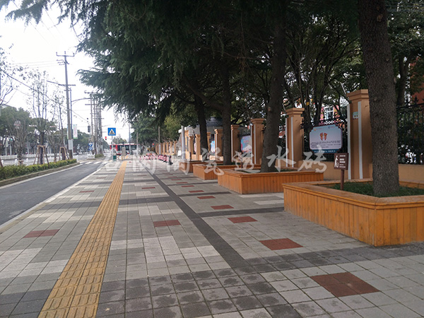 【松江区 ***街道道路】陶瓷透水砖项目工程