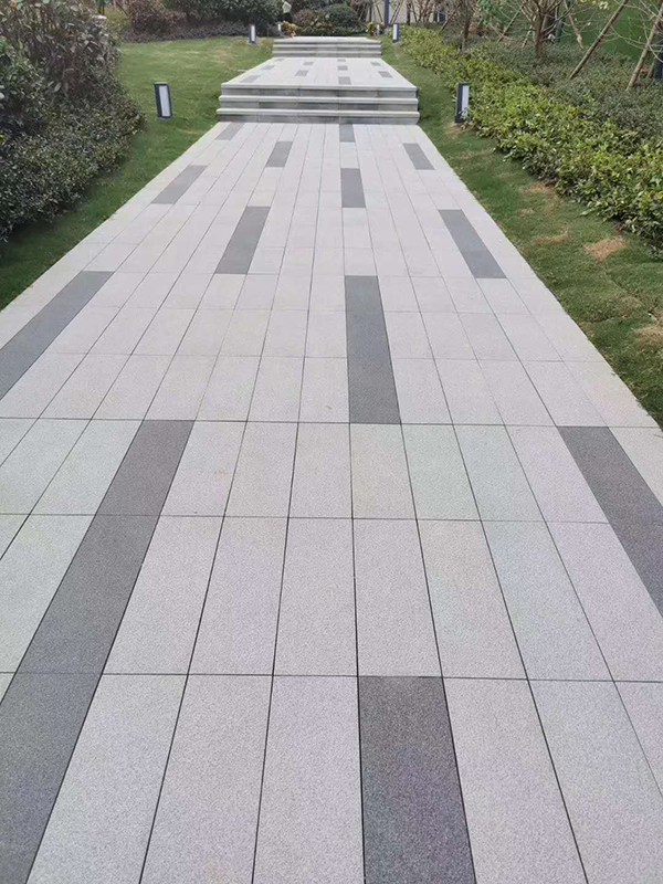 透水砖在景观园林铺装中的作用