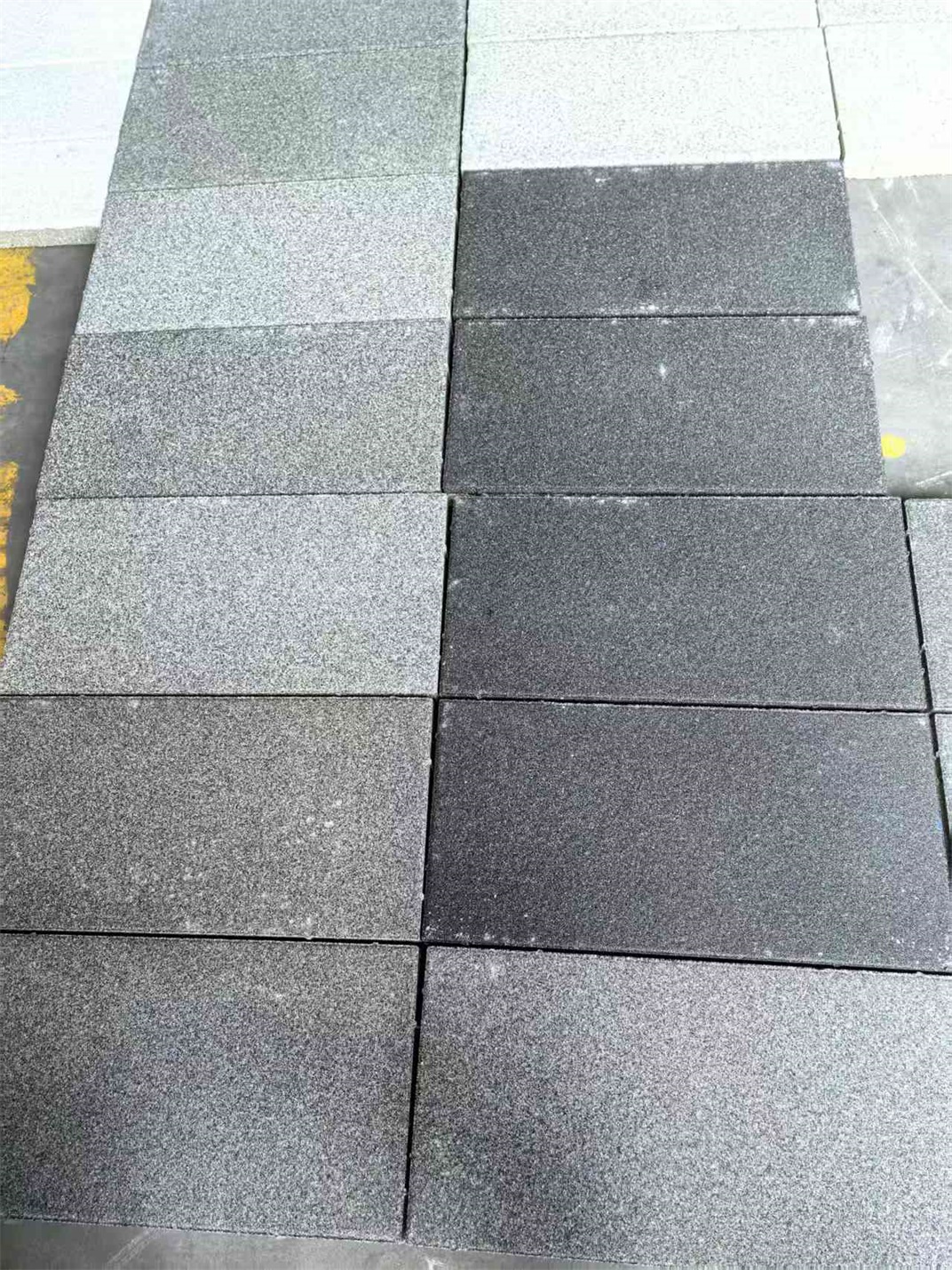 承重仿石砖600*300*30(A01)定制